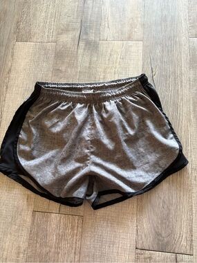 Daisy Fuentes Gray Athletic Shorts with Black Trim